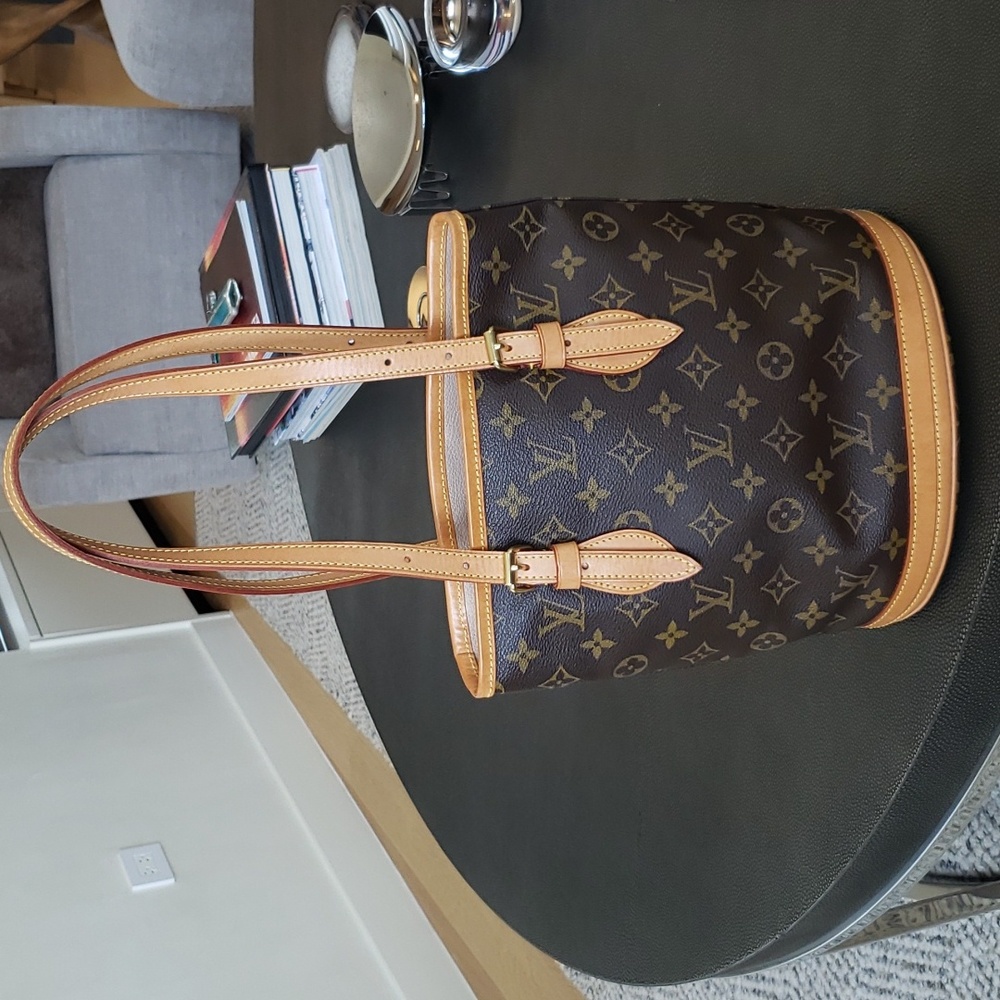 LOUIS VUITTON PETIT BUCKET -  LIKE NEW